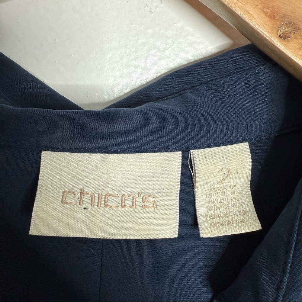 Chico's Silky Soft Relaxed Shirt Pull Tab Sleeves Navy Large Chico's 2 Workwear‎ - Picture 4 of 9